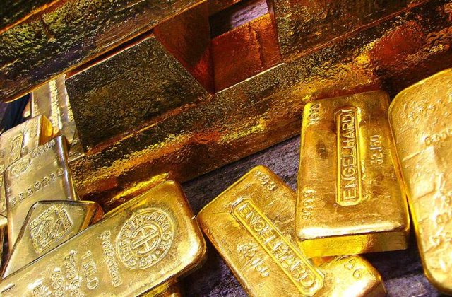 Criza scumpeste aurul pana la un nou record istoric