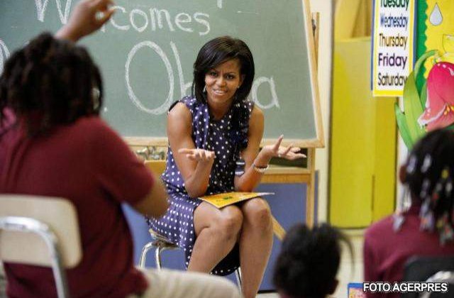 Google ii cere scuze lui Michelle Obama pentru o poza rasista