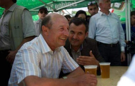 Basescu, prezent la Ziua comunei Pestera. Ce a facut presedintele