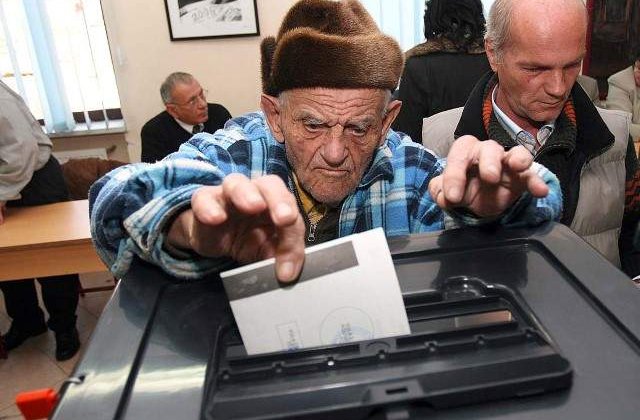 Alegatorii bulgari, chemati la urne intr-un scrutin parlamentar anticipat