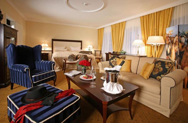 Sute de oameni concediati pentru ca deputatii nu au vrut sa renunte la privilegii