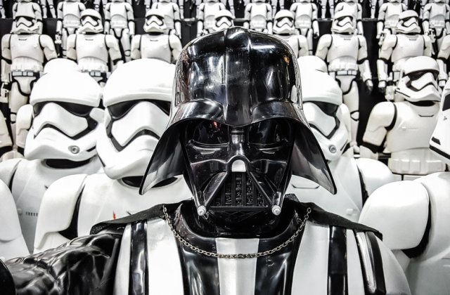 Dave Prowse, actorul care l-a interpretat pe Darth Vader, a murit la v&acirc;rsta de 85 de ani