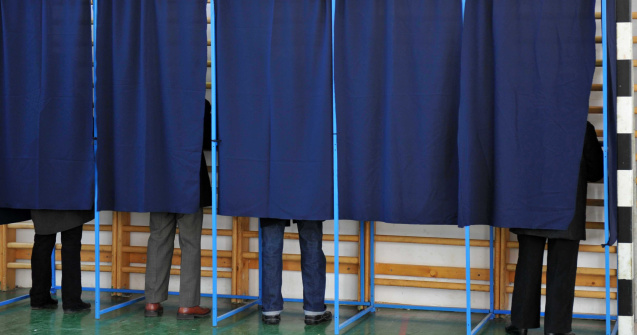 BEC: Camerele de fotografiat, interzise în cabinele de vot
