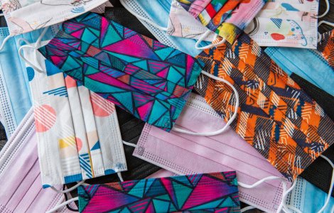 Cum putem face diferența dintre o mască de protecție conformă și una fake