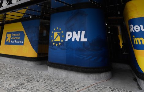 PNL: „Partidului Pro România îi este interzis să mai distribuie calendare”