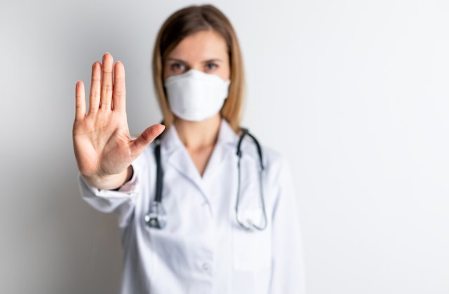 Medicii cred că un nou lockdown este soluția pentru a stopa pandemia cu COVID-19