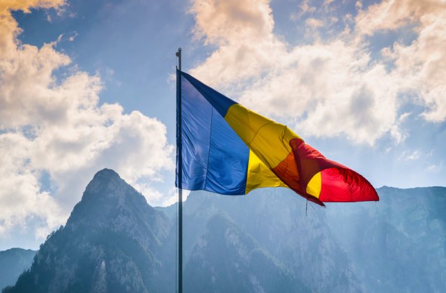 VIDEO: Drapelul României, pe cea mai înaltă clădire din lume! Pe ce clădiri a mai fost afișat acesta de 1 decembrie