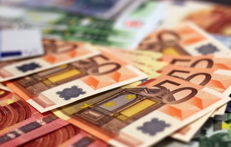 Primă de 1.000 de euro angajaților dintr-o firmă germană pentru că poartă mască
