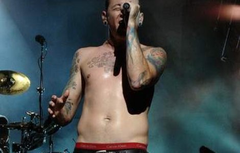  Video  Chester, Linkin Park: Gol si tatuat pentru PETA