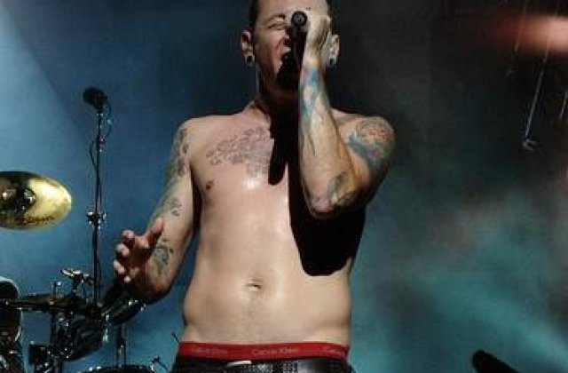 [VIDEO] Chester, Linkin Park: Gol si tatuat pentru PETA