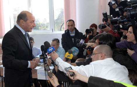 Disperarea lui Basescu - cinci dezbateri si-un atac