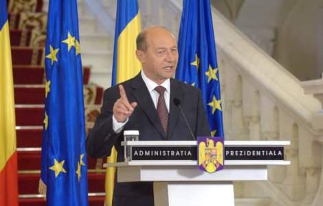 Basescu mai vrea un referendum: Pentru eliminarea imunitatilor