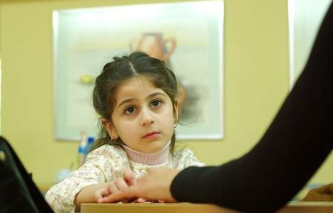 O invatatoare din Mehedinti, cercetata de politie pentru agresarea unei eleve