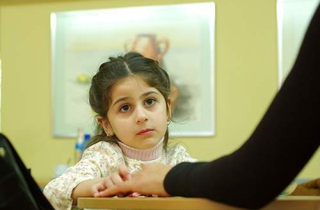 O invatatoare din Mehedinti, cercetata de politie pentru agresarea unei eleve