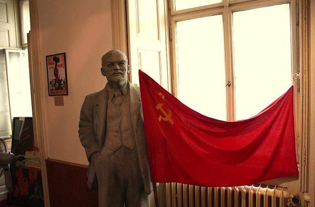 Partidul lui Putin ameninta ca il va inmormanta pe Lenin