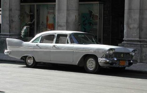  Video  Si-a inchis copiii in portbagaj cat a facut cumparaturi