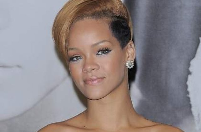 Rihanna: 'Pozele nud au fost umilitoare'