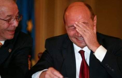 Basescu: Politicienii s-au strans ciorchine sa scape de mine
