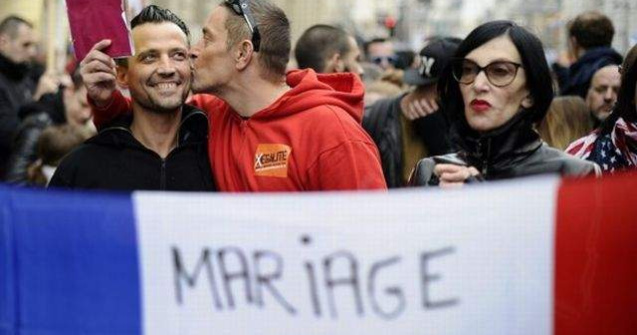 Casatoria intre persoane de acelasi sex este legala in Franta