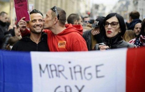Casatoria intre persoane de acelasi sex este legala in Franta