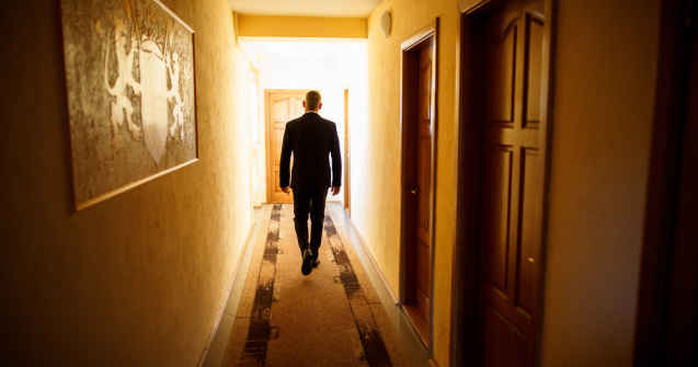 Amendă de 3.500 de dolari pentru încălcarea timp de 8 secunde a carantinei