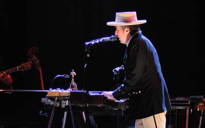 Bob Dylan și-a vândut toate...