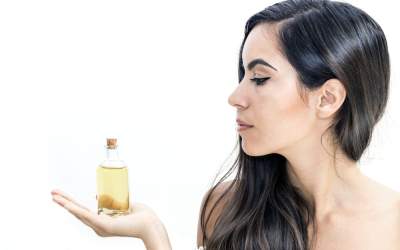 Piele strălucitoare și un păr...