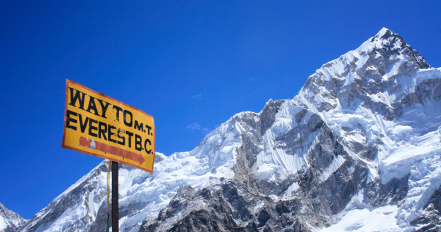 Noua înălţime a Muntelui Everest, stabilită de Nepal şi China