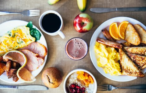 Dieta pentru energie şi concentrare. Ce alimente trebuie să mâncăm pentru a avea spor