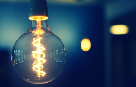 Energia electrică se scumpește de la 1 ianuarie 2021. Cât va costa factura la lumină