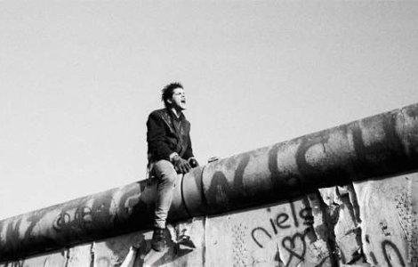 Ultima luna de inscrieri la competitia de eseuri "Nascut in &#39;89"