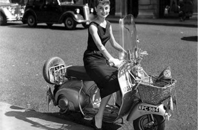 Garderoba actritei Audrey Hepburn, scoasa la licitatie