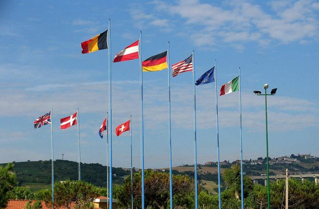 Primele poze cu interiorul Daciei Duster!