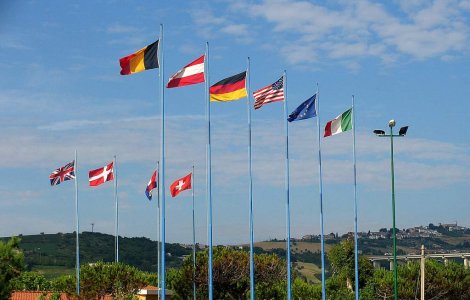 Primele poze cu interiorul Daciei Duster!