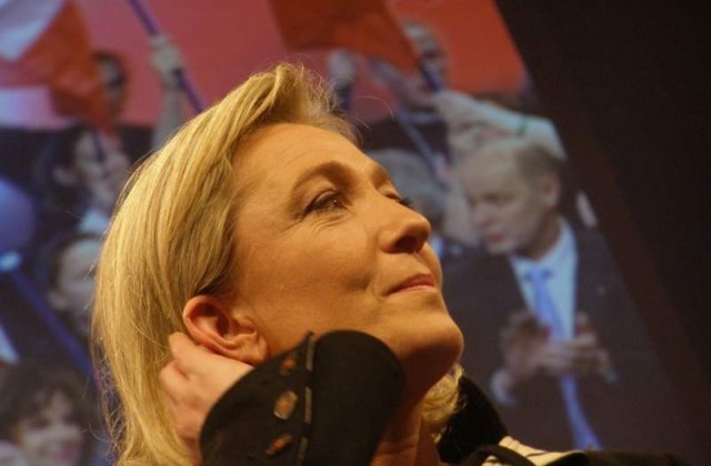 Marine Le Pen si-a fracturat coloana