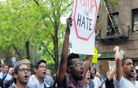 Uciderea unui tanar pentru ca era gay a starnit proteste la New York