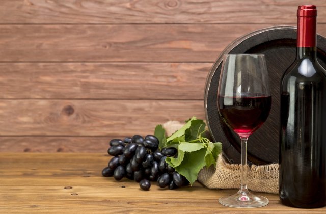 Ce se &icirc;nt&acirc;mplă &icirc;n corpul tau dacă asculți oamenii de știință și bei un pahar de vin &icirc;n fiecare seară
