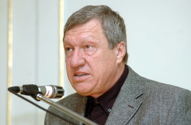 Octavian Andronic, jurnalist și caricaturist, a murit