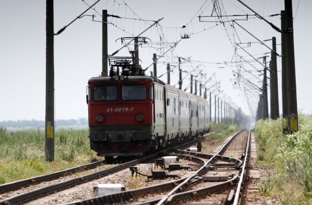 Accident feroviar soldat cu 2 morți. Mecanicul locomotivei era în stare de ebrietate