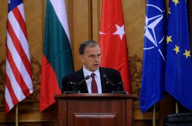 Geoana: Nu-mi place de Vantu, mi se pare malefic si putin cam turbulent