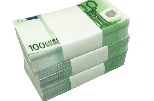 Conace boieresti scoase la vanzare la preturi de apartamente de lux