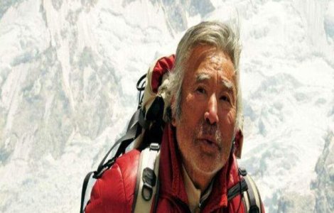 Cel mai batran barbat care a cucerit Everestul