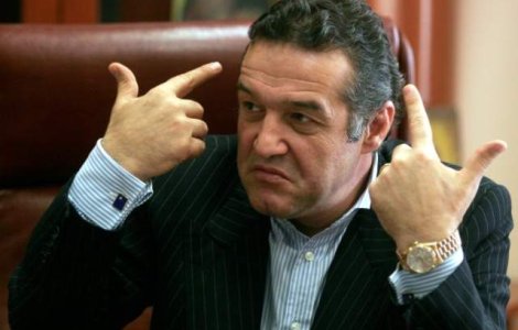 Becali a decis cine va conduce Steaua in lipsa lui
