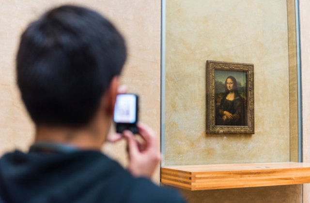 C&acirc;t l-a costat pe un pasionat de artă să o admire de unul singur pe Mona Lisa