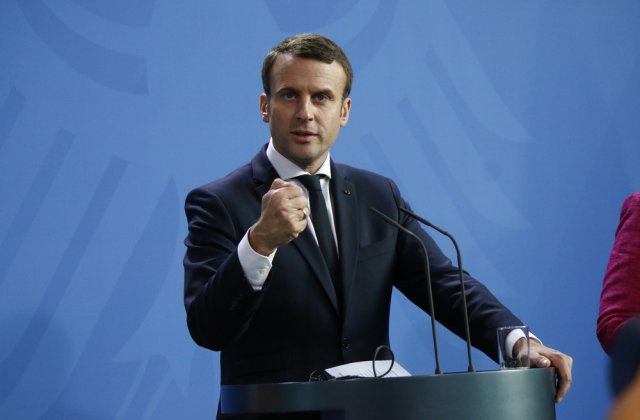 Preşedintele francez, Emmanuel Macron a fost testat pozitiv la SARS-CoV-2