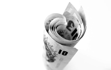 WSJ: Alegerile, cheia pentru evitarea celei mai grave recesiuni din ultimii 20 de ani in Romania