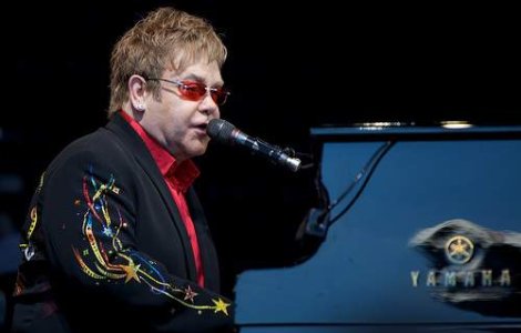 Elton John va sustine un concert in Bulgaria
