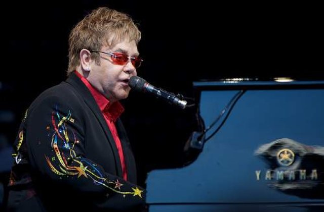 Elton John va sustine un concert in Bulgaria