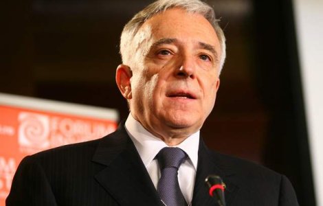Isarescu: Generatia mea se apropie de pensionare, facem loc tinerilor