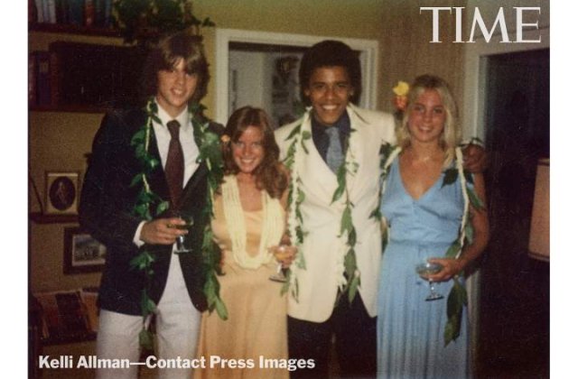 Barack Obama in 1979: Insotit de o blonda focoasa la balul sau de absolvire